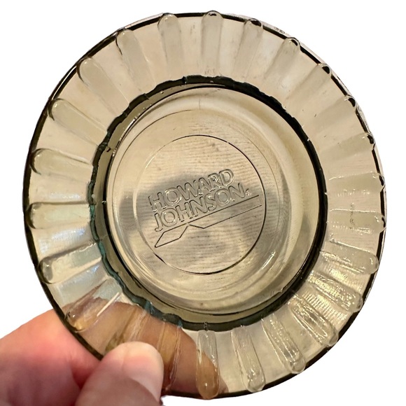 Howard Johnson Ashtray - Picture 2 of 4